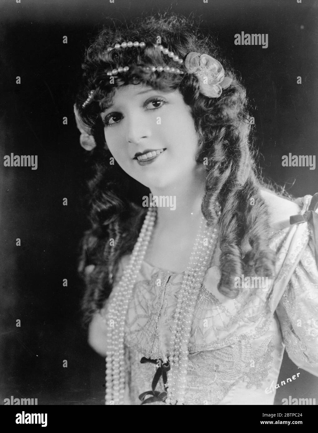 Madge bellamy hi-res stock photography and images - Alamy