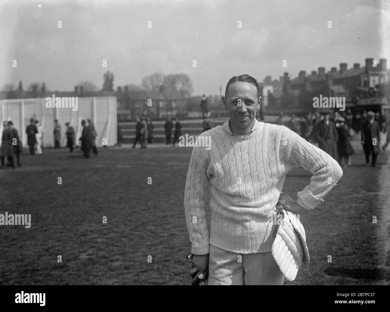 Famous cricketers . Eric Palmer ( Surrey ) May 1930 Stock Photo - Alamy