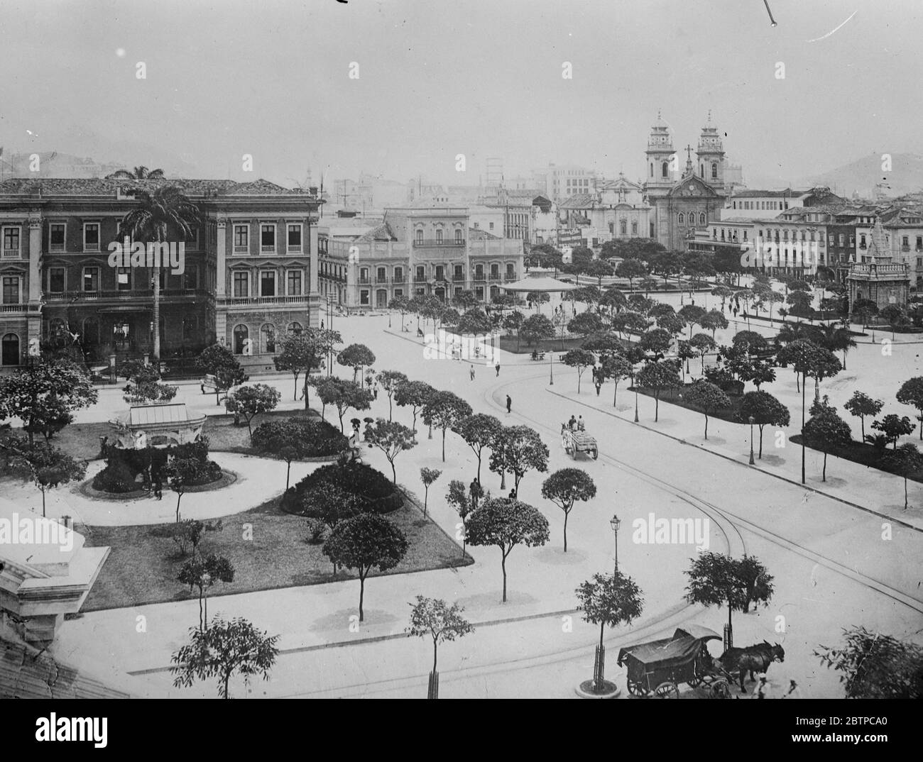 Rio de Janeiro . On the left Ministry of Transport and on right Church of St Paul . 1 October 1930 Stock Photo