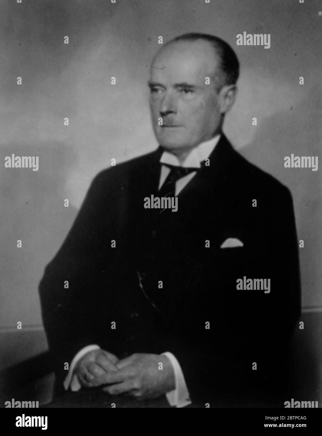 Krupp 's adverse balance . The first studio portrait since the war of Herr Krupp Von Bohlen und Halbach . 29 May 1930 Stock Photo