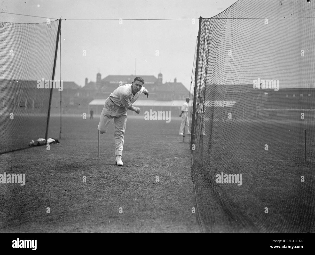Cricket at the Oval . Alf Gover , bowling . 23 April 1928 Stock Photo