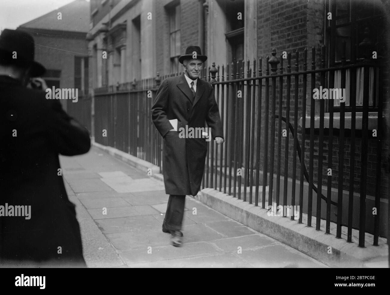 Cabinet discuss the crisis . Sir John Simon arriving . 18 October 1933 Stock Photo