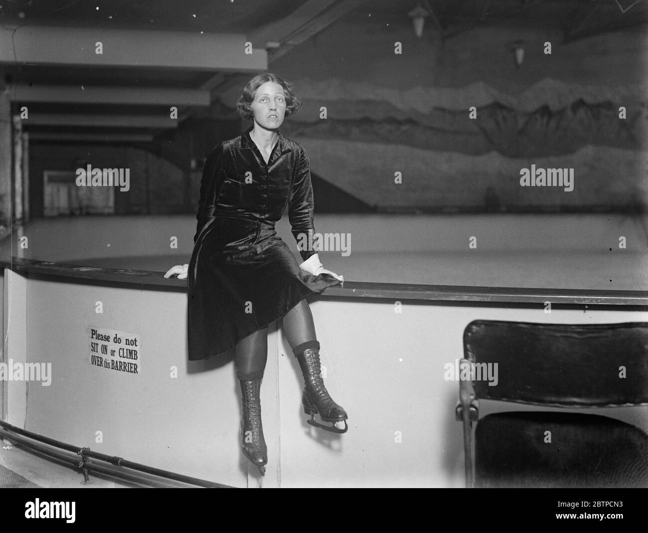 Titled skating instructress . Lady Joan Amherst photographed at Hammersmith Icedrome , where she has joined the staff as chief instructress . 16 September 1930 . Stock Photo