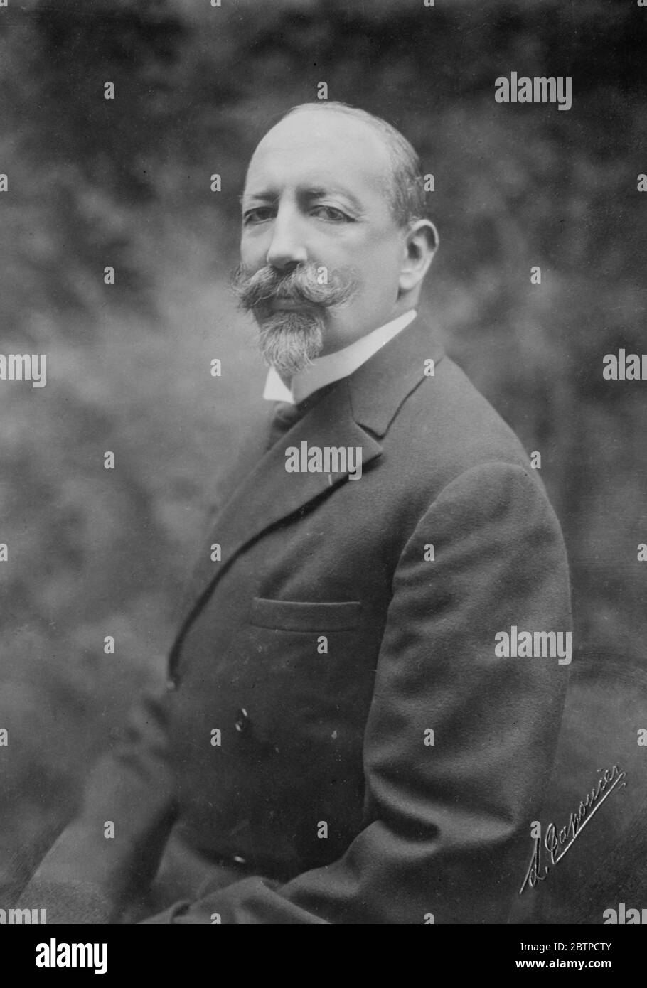 The Duc De Guise . Pretender to the throne of France , seeking an estate in England . 16 November 1932 Stock Photo