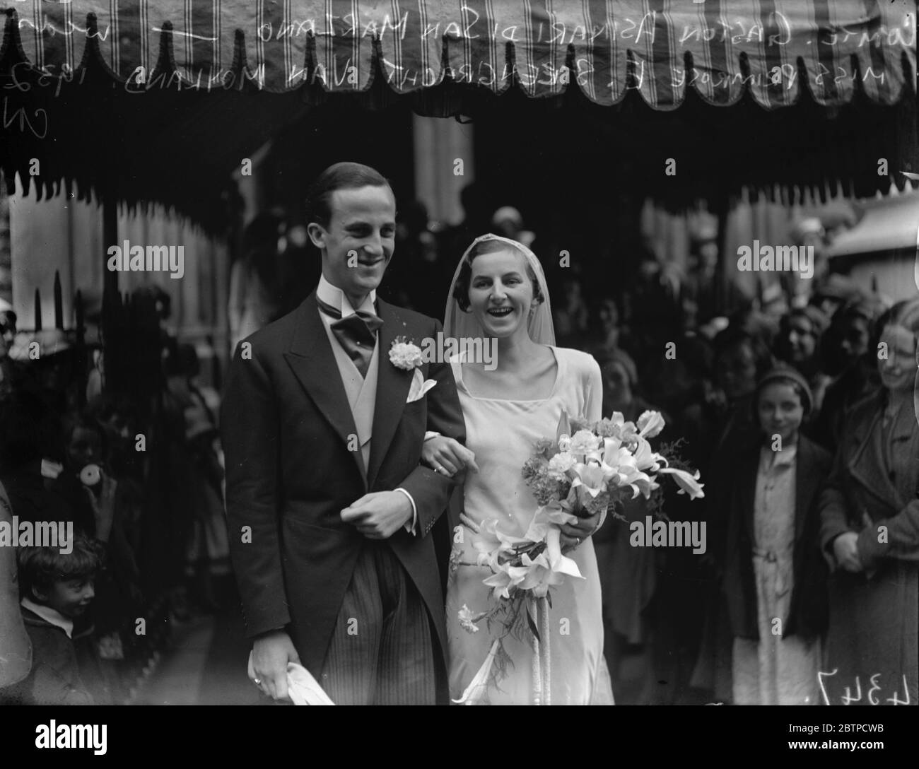 17 year old bride . The wedding at St James 's Church , London , between Conte Gaston Asinari di San Marzano who is aged 23 , and Miss Primrose Elizabeth Steengracht van Moyland . The bride and bridegroom leaving after the ceremony . 10 September 1932 Stock Photo