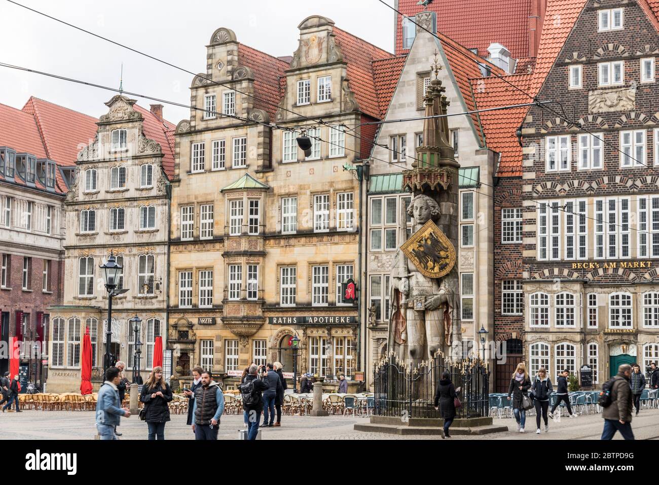 Bremen, Germany. The Bremen Roland, a statue of Roland (a Frankish military leader under Charlemagne) erected in 1404. Market square (Rathausplatz) Stock Photo