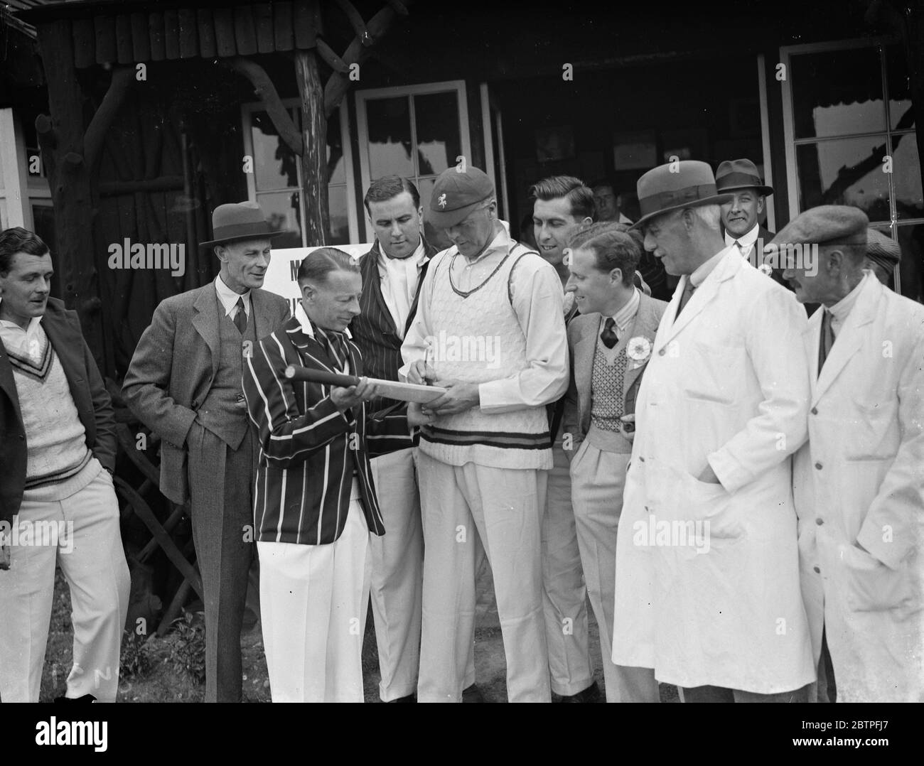 Kent Chislehurst cricketers . Frank Woolley and L R Sanderson . 1938 Stock Photo