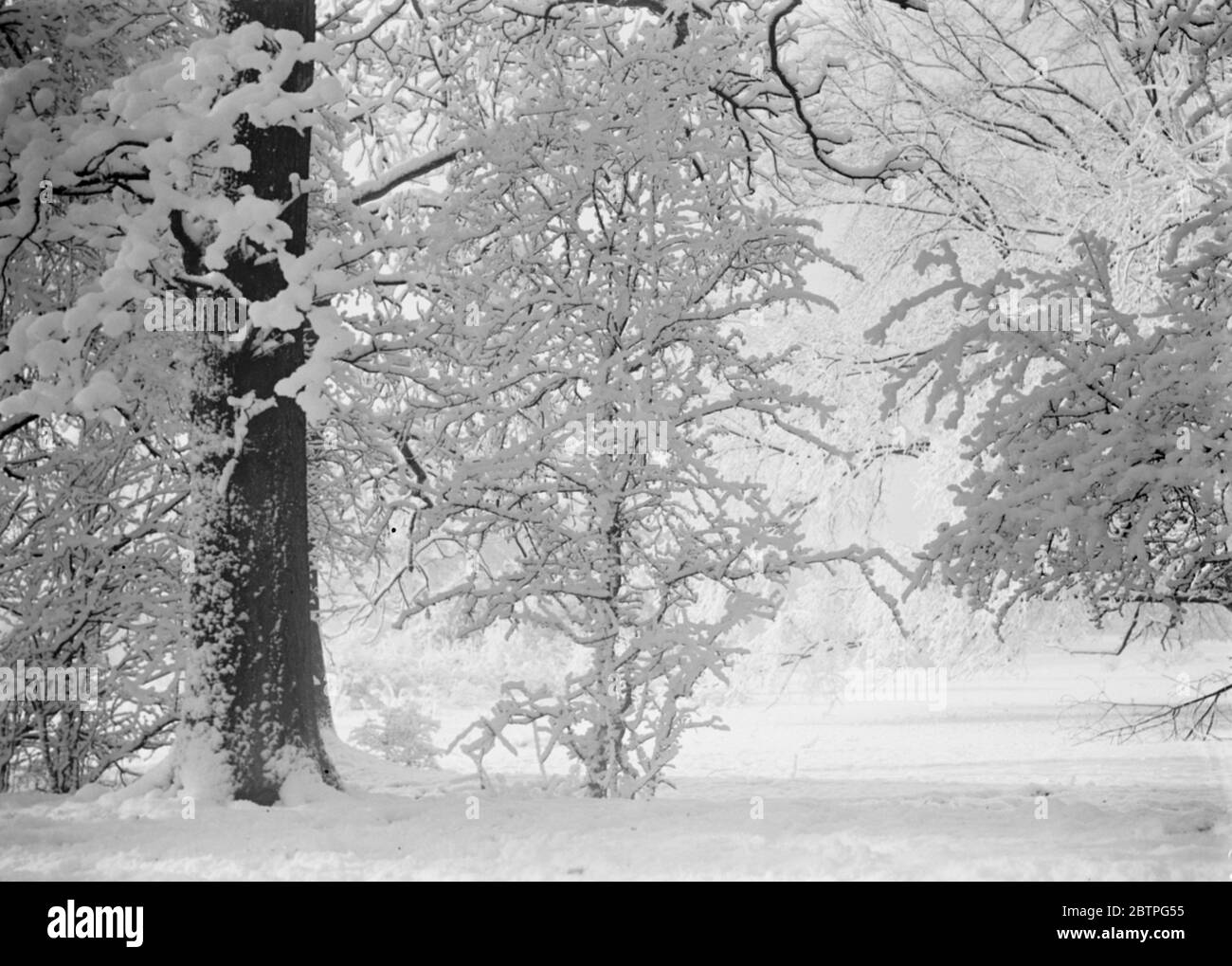 Snow scene in Kent . 1939 Stock Photo