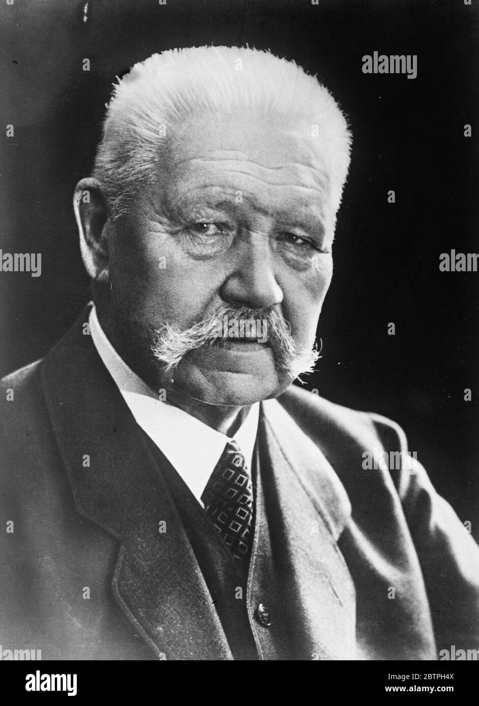 President von Hindenburg . 19 September 1932 Stock Photo