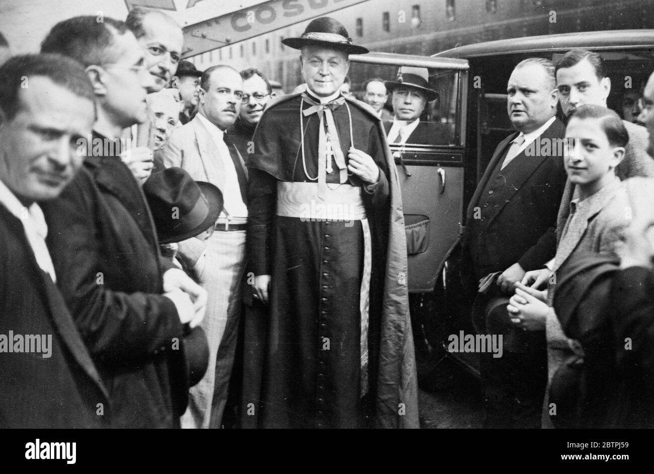 To attend eucharistic congress . Leaders of the Catholic church in Europe left Barcelona for Buenos Aires to attend the international Eucharistic Congress . Photo shows Monsignor Tadeschini , Papal Nuncio in Spain , on departure from Barcelona . Septemeber 1934 Stock Photo