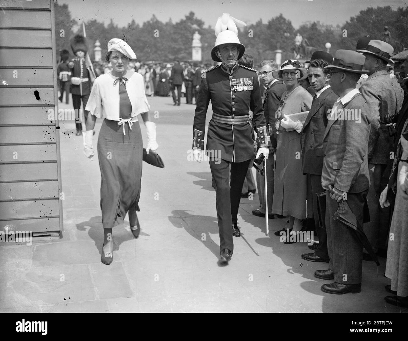 Birthday honours investiture . Brigadier Marshall at the Palace . . 9 July 1935 Stock Photo