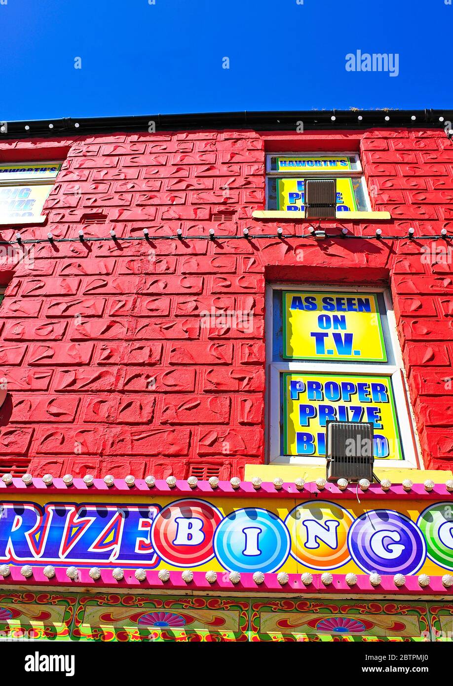 Exterior of colorful prize bingo centre in Blackpool Stock Photo
