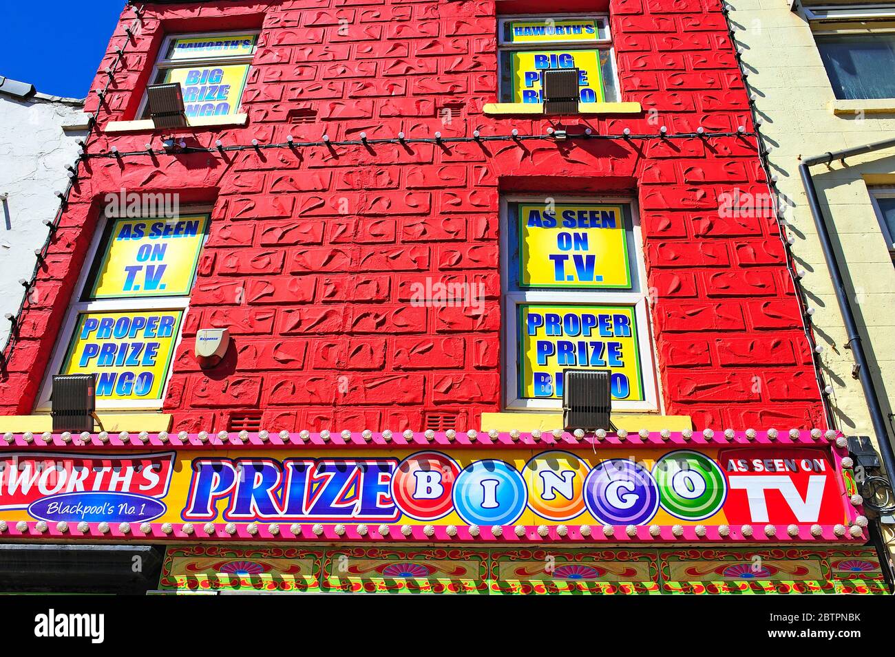 Exterior of colorful prize bingo centre in Blackpool Stock Photo