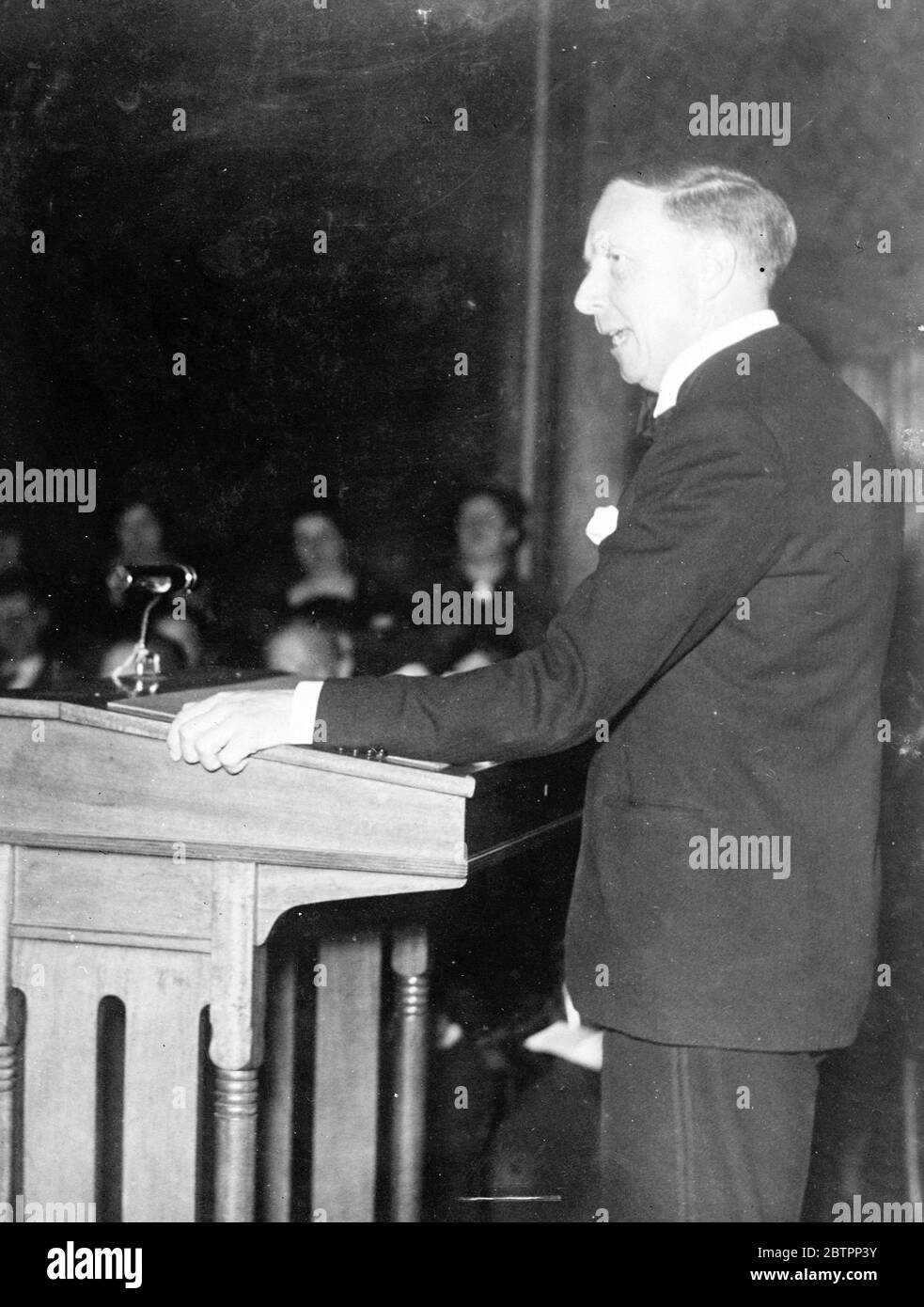 Dr Cronin lectures in Vienna. Dr A J Cronin, whose recently published book 'The Citadel' raised a storm in medical circles, photographed as he was giving a lecture in Vienna. He spoke on 'truth poetry in the modern story'. 10 February 1938 Stock Photo