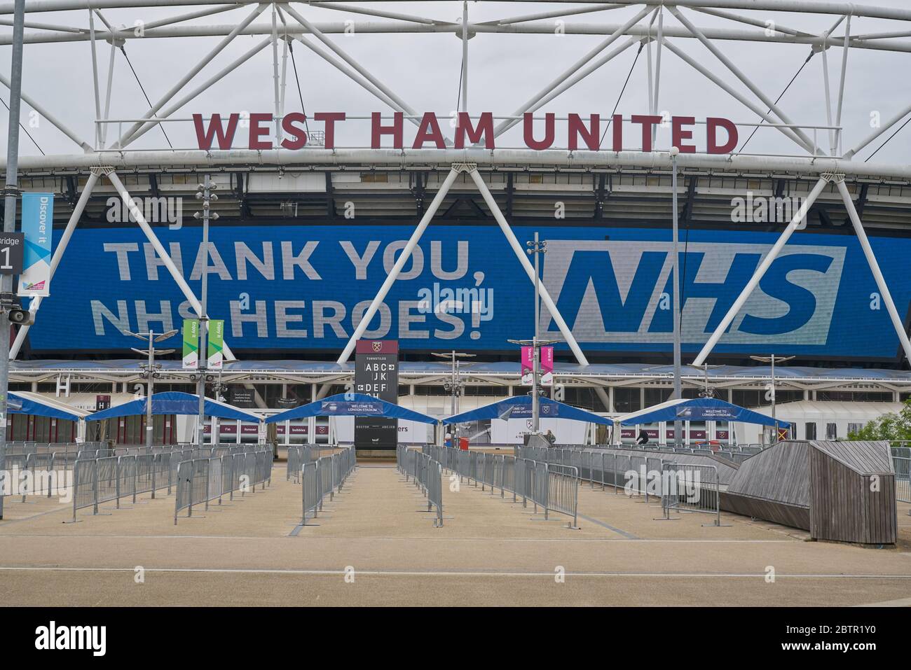 Thank you to our nhs heroes hi-res stock photography and images - Alamy
