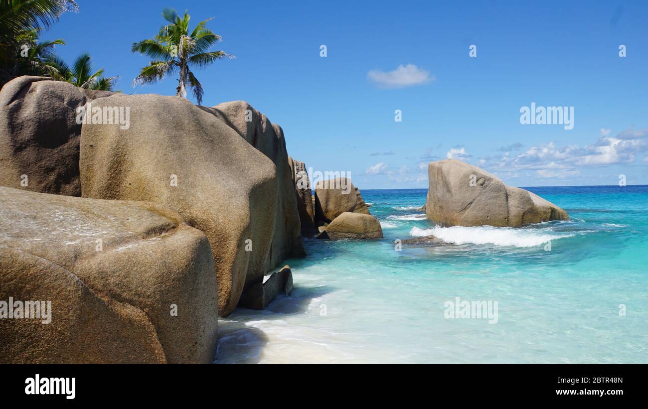 amazing tropical landscape on the seychelles islands Stock Photo - Alamy