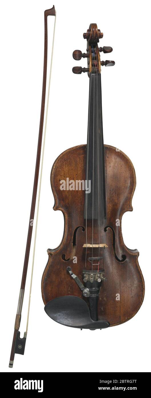 Alternativ løbetur Perioperativ periode Violin owned by Ginger Smock. A violin, two bows, case and accessories  owned by Ginger Smock.2016.161.1.1: A wood violin made of dark colored wood  with metal strings. The violin's pegs, neck and