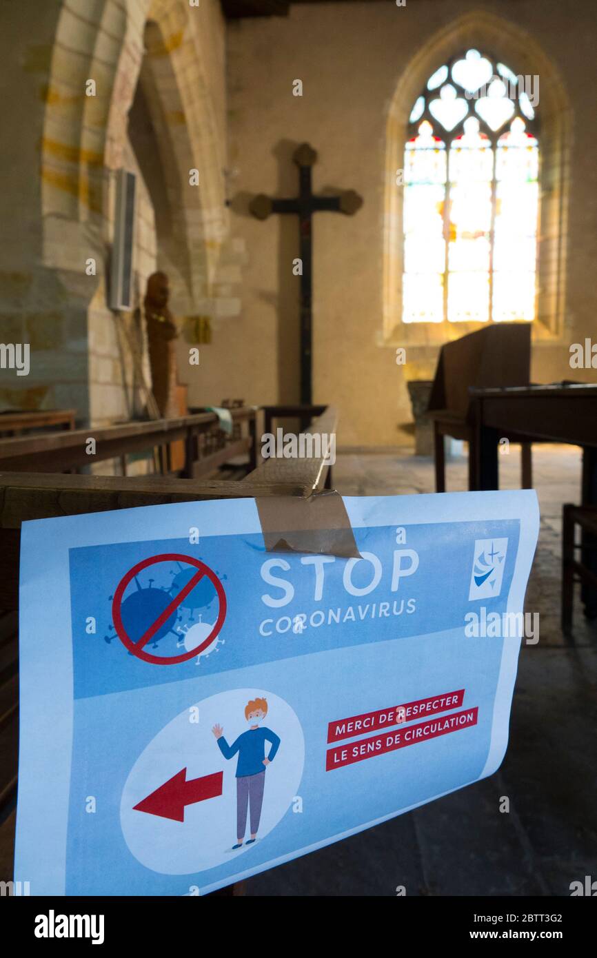 France, Cher (18), Vierzon, Notre-Dame de Vierzon Church. Sanitary rules recalled following the authorization to resume religious worship after lockdown Credit: Thierry GRUN - Aero/Alamy Live News Stock Photo