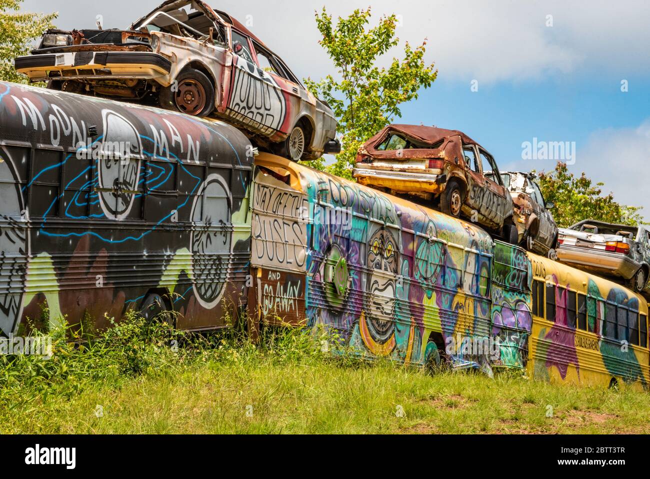 School Bus Graveyard in Alto, Georgia. (USA) Stock Photo