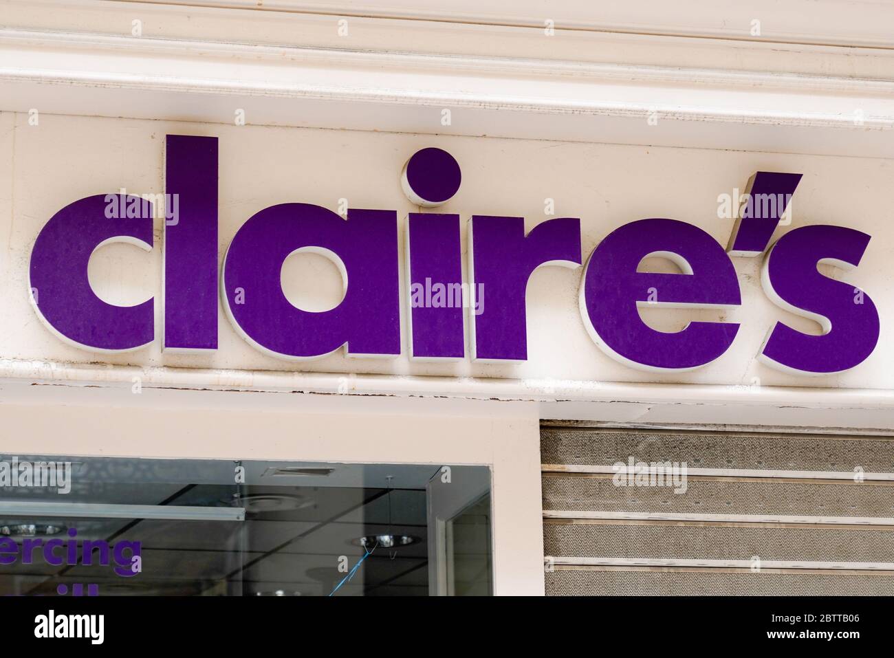 Bordeaux , Aquitaine / France - 05 05 2020 : claire's shop brand logo and sign on the store Stock Photo
