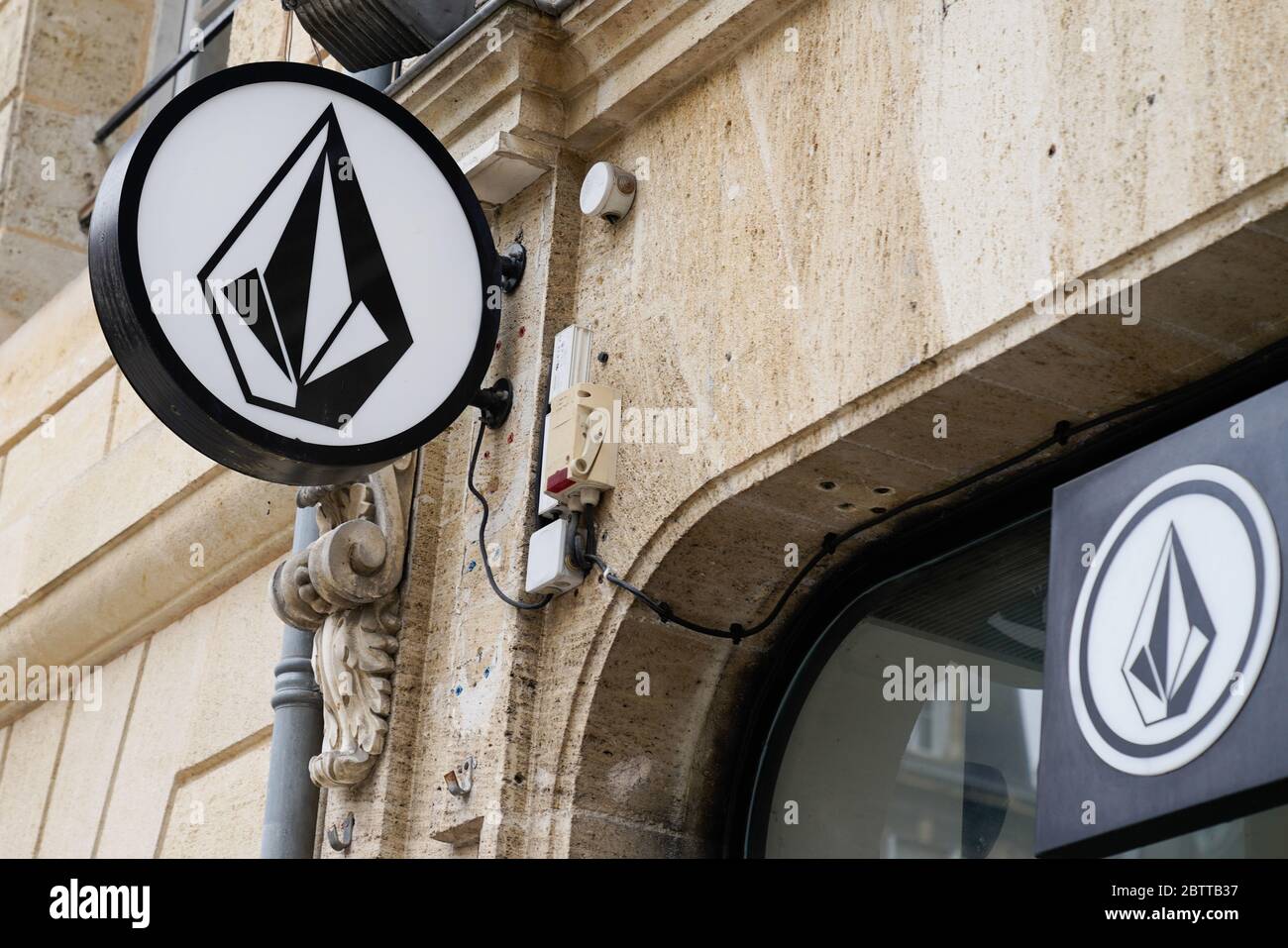 Volcom sign hi-res stock photography and images - Alamy