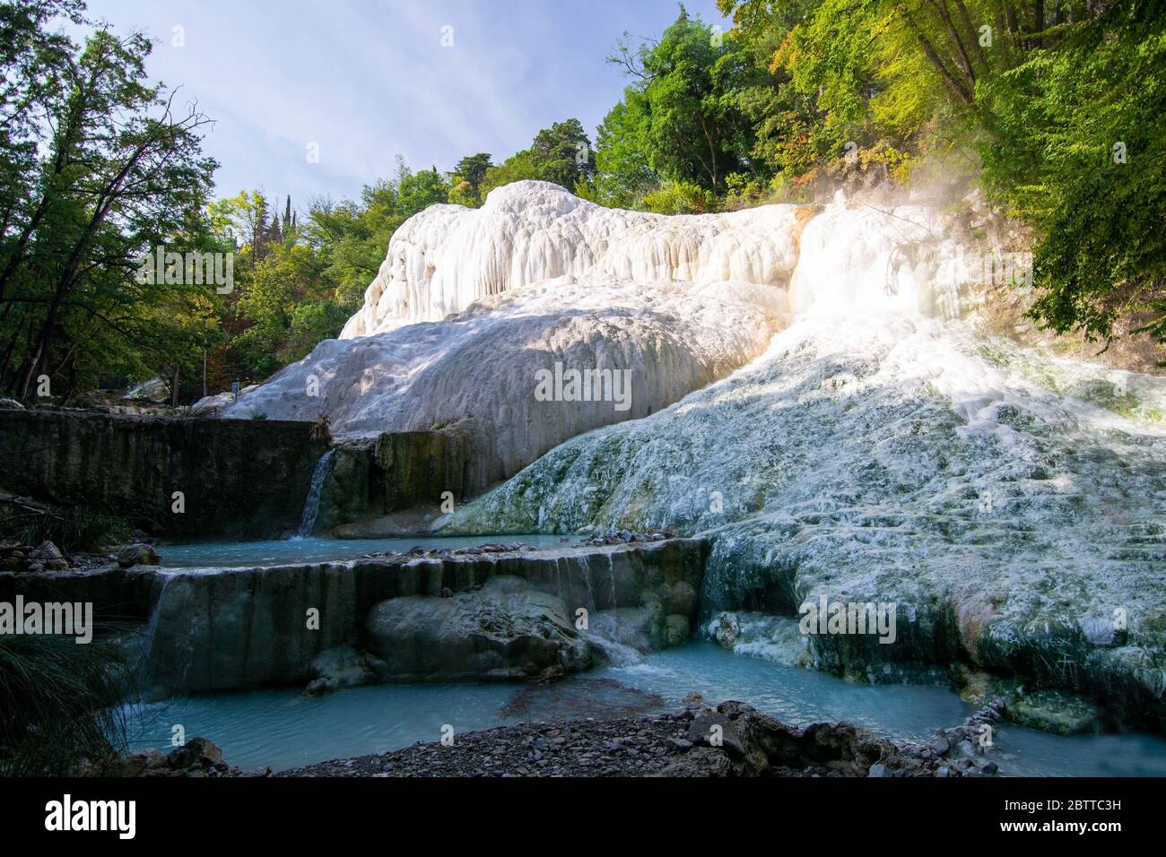 Bagni San Filippo ist ein Ortsteil von Castiglione d’Orcia in der Provinz Siena, Region Toskana in Italien. Stock Photo