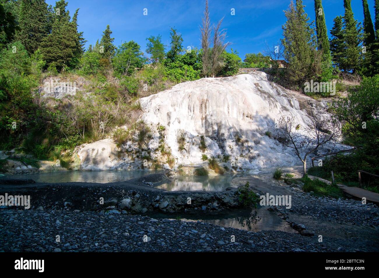 Bagni San Filippo ist ein Ortsteil von Castiglione d’Orcia in der Provinz Siena, Region Toskana in Italien. Stock Photo