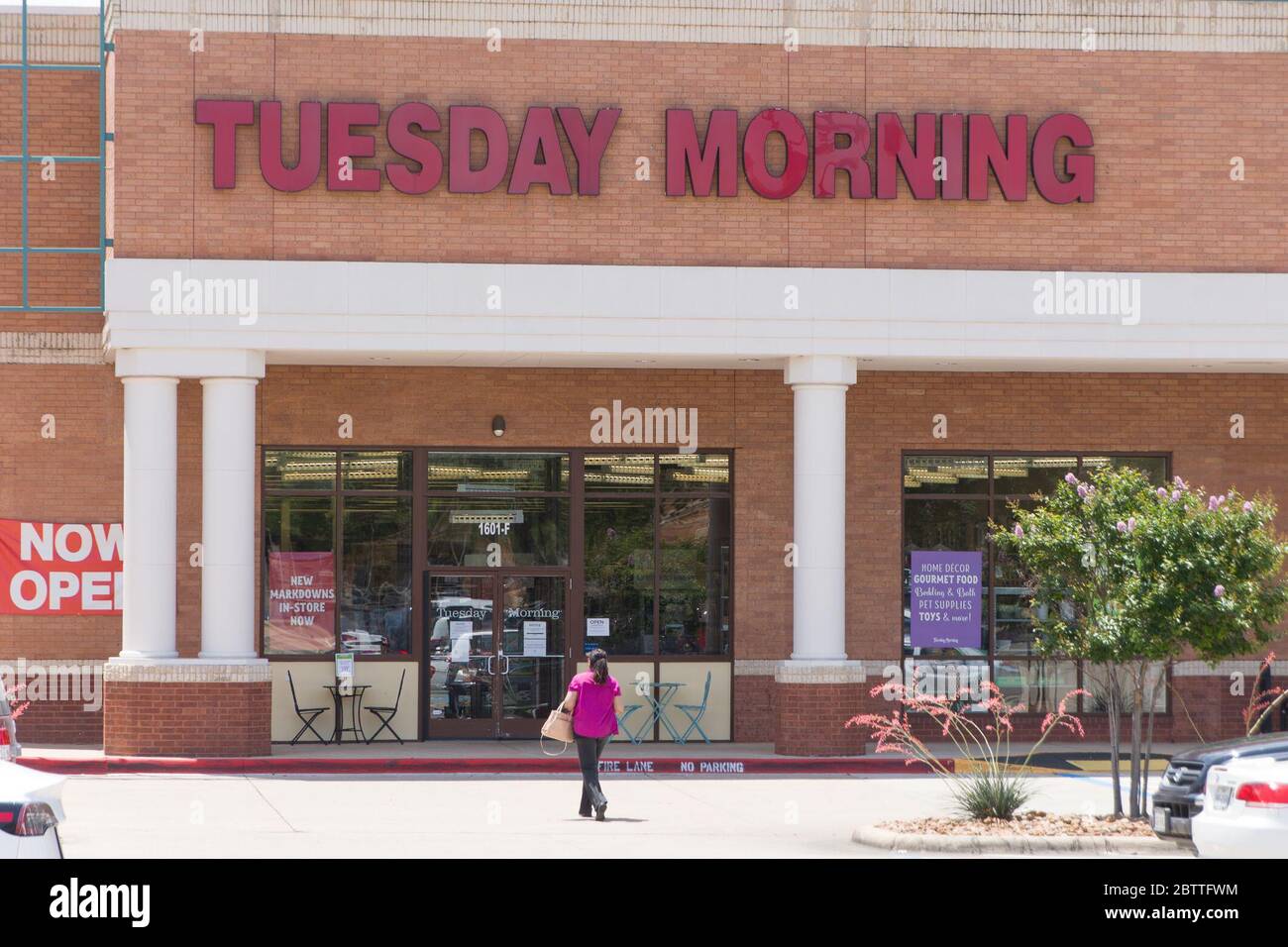 Dallas, USA. 27th May, 2020. Photo taken on May 27, 2020 shows a Tuesday Morning store in Plano of Texas, the United States. U.S. off-price retailer Tuesday Morning has filed for bankruptcy protection amid the COVID-19 pandemic, the company said Wednesday. Credit: Dan Tian/Xinhua/Alamy Live News Stock Photo