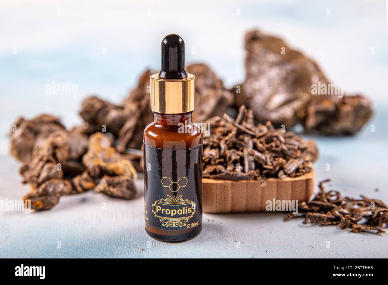 Propolis beehive glue hi-res stock photography and images - Alamy