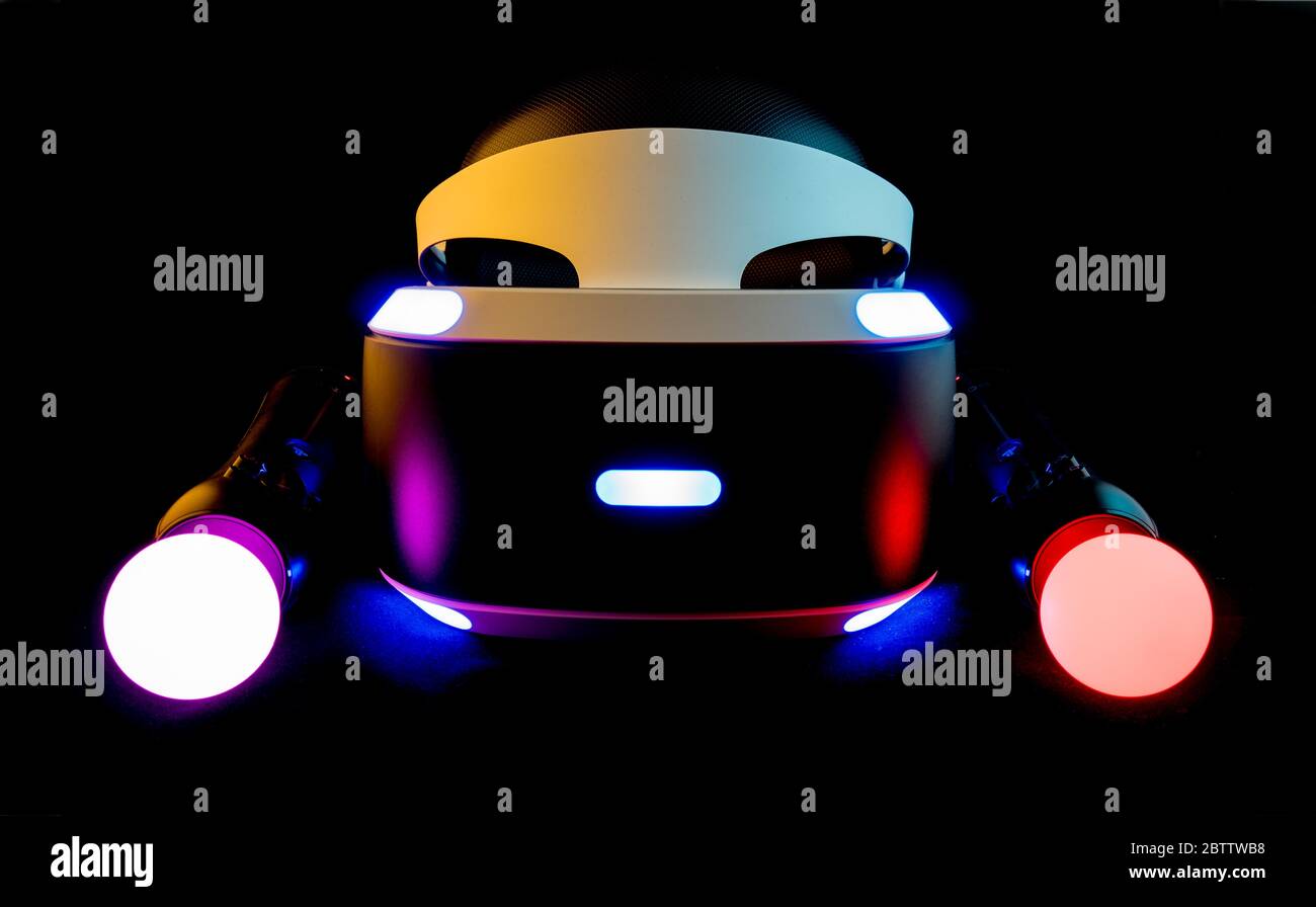 Playstation Virtual Reality System, PSVR with Move motion controllers