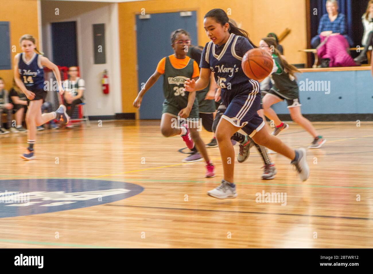 Yball Indoor athletics kids hi-res stock photography and images - Alamy
