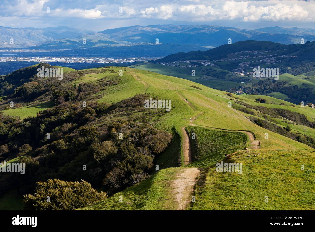 Rocky Ridge Trail at Las Trampas Regional Park in the East Bay hills overlooking the San Ramon Valley. Stock Photo