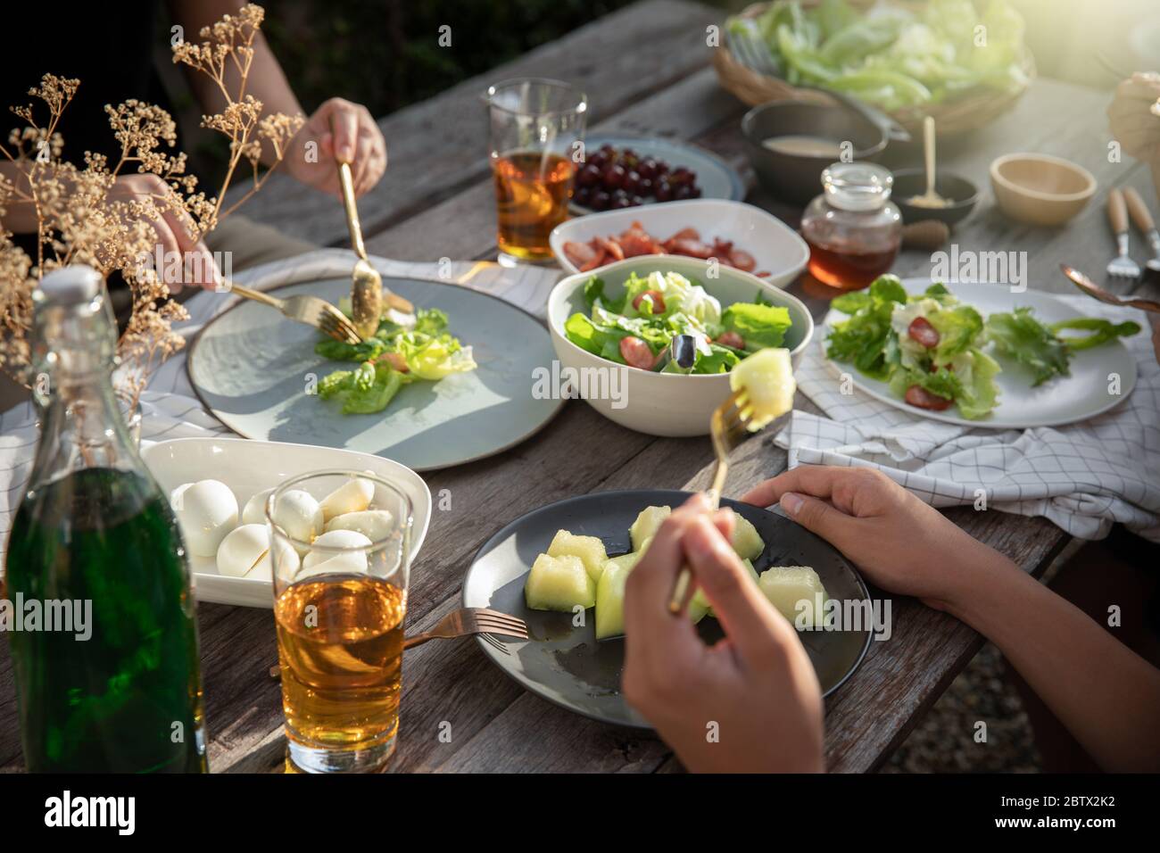 Asian family eating dinner table hi-res stock photography and images ...