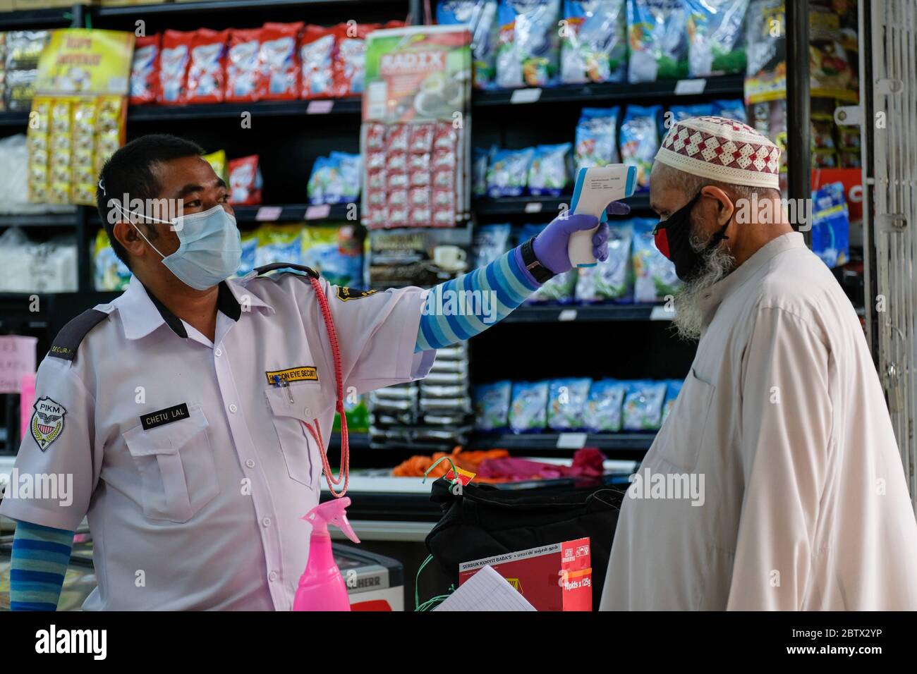 Kuala Lumpur Malaysia 27th May 2020 A Visitor Seen Having A Temperature Reading By A Security