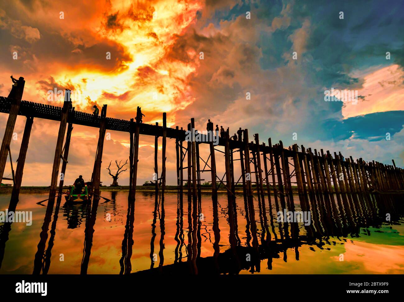 Myanmar burma pedestrian bridge hi-res stock photography and images - Alamy