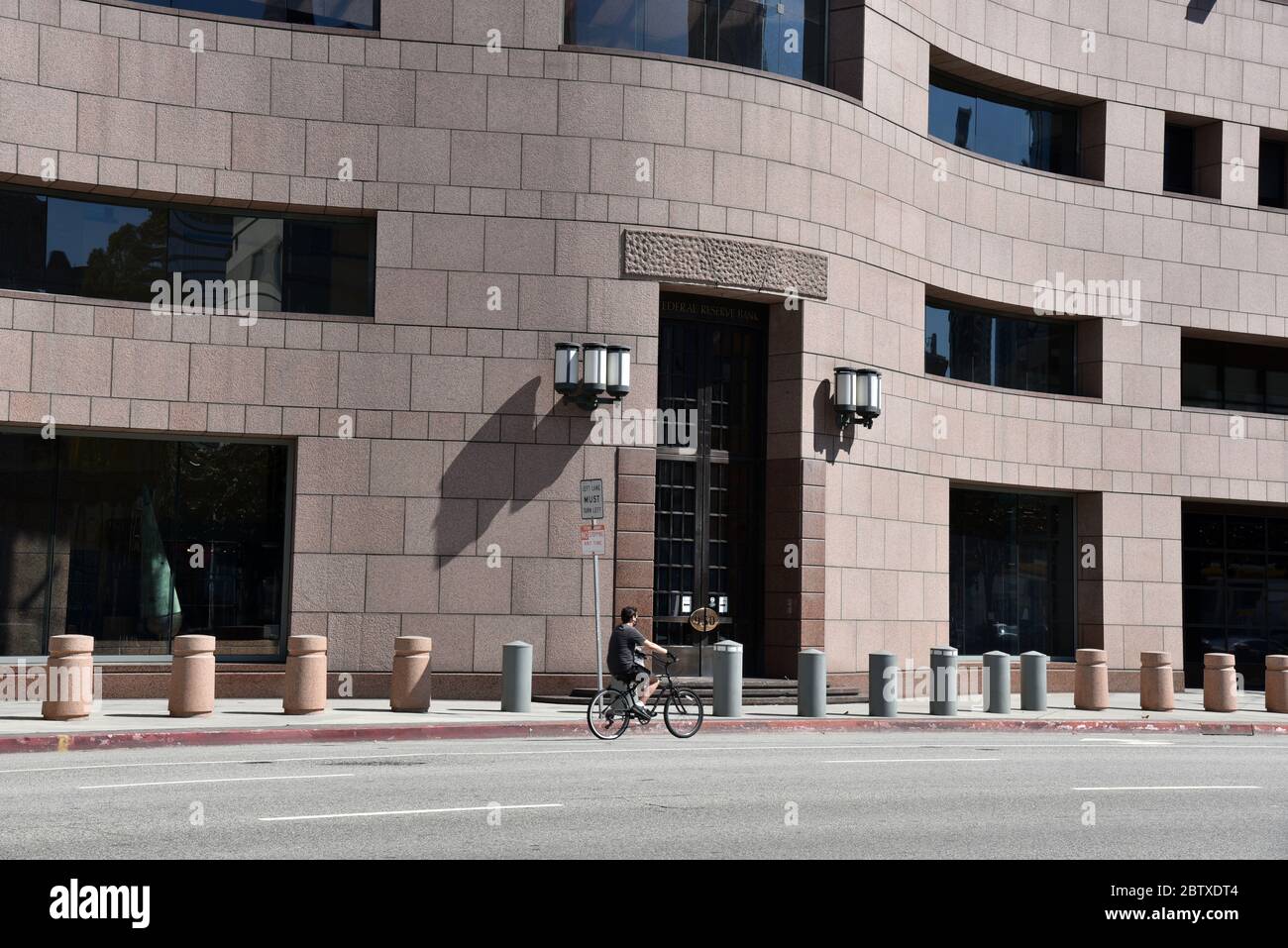 Los Angeles, CA/USA - May 10, 2020: Federal Reserve Bank building in  downtown Los Angeles Stock Photo - Alamy