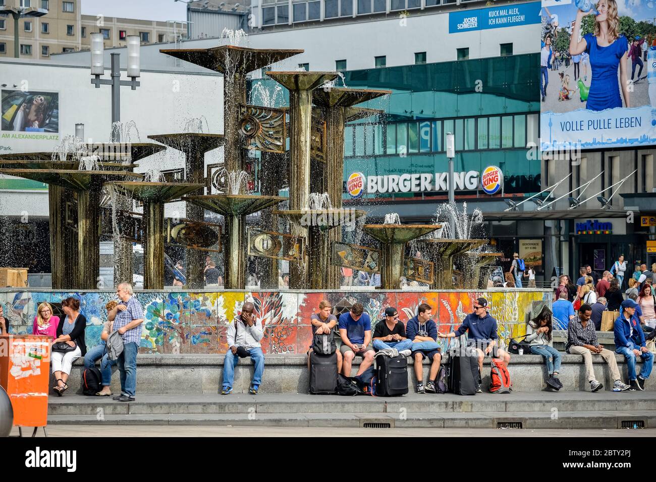 Berlin city streets hi-res stock photography and images - Alamy