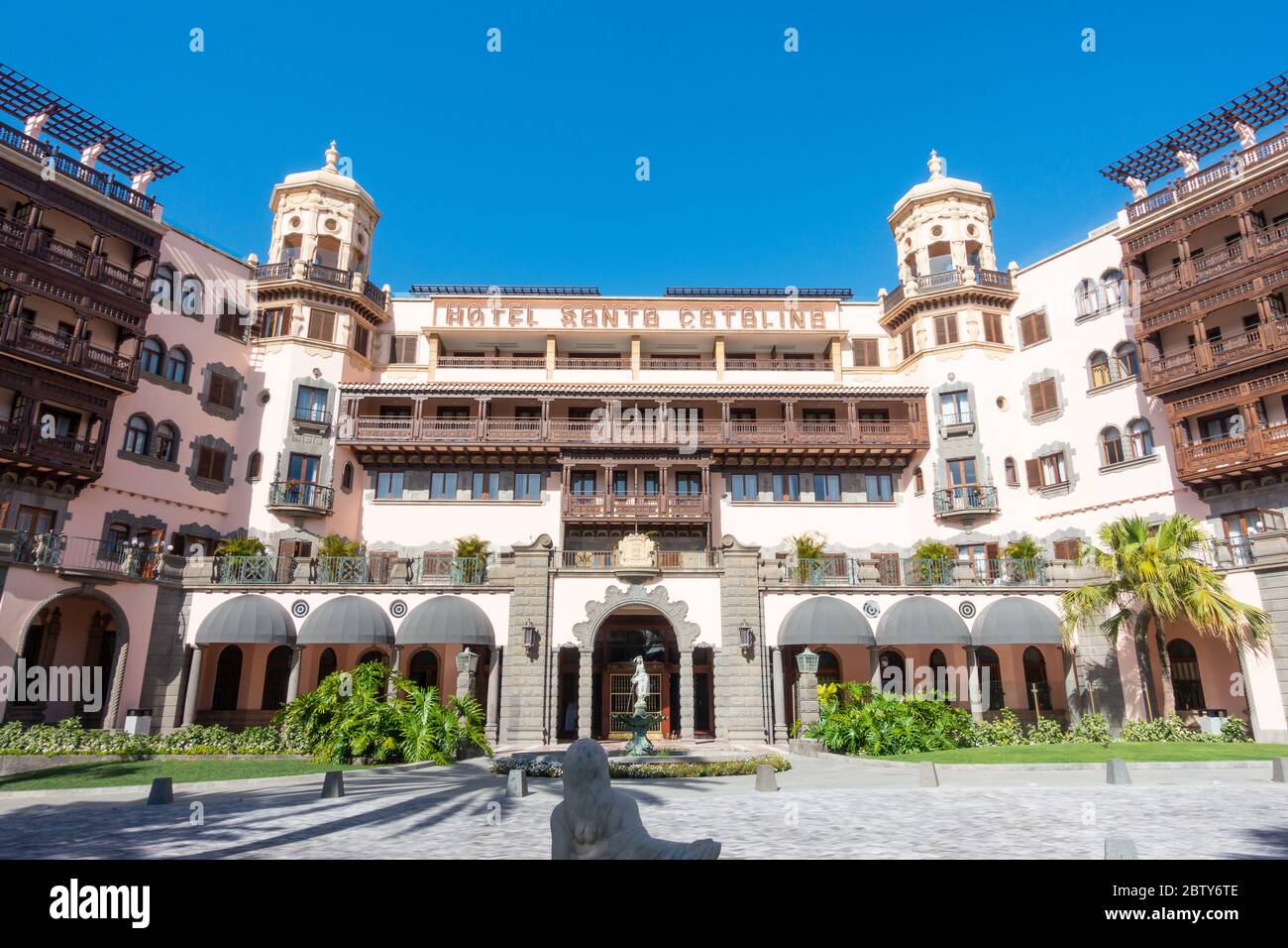Las Palmas, Gran Canaria, Canary Islands, Spain. 28th May, 2020. Despite  lockdown easing, hotels like the five star Hotel Santa Catalina in Las  Palmas on Gran Canaria remain closed. With 40% of