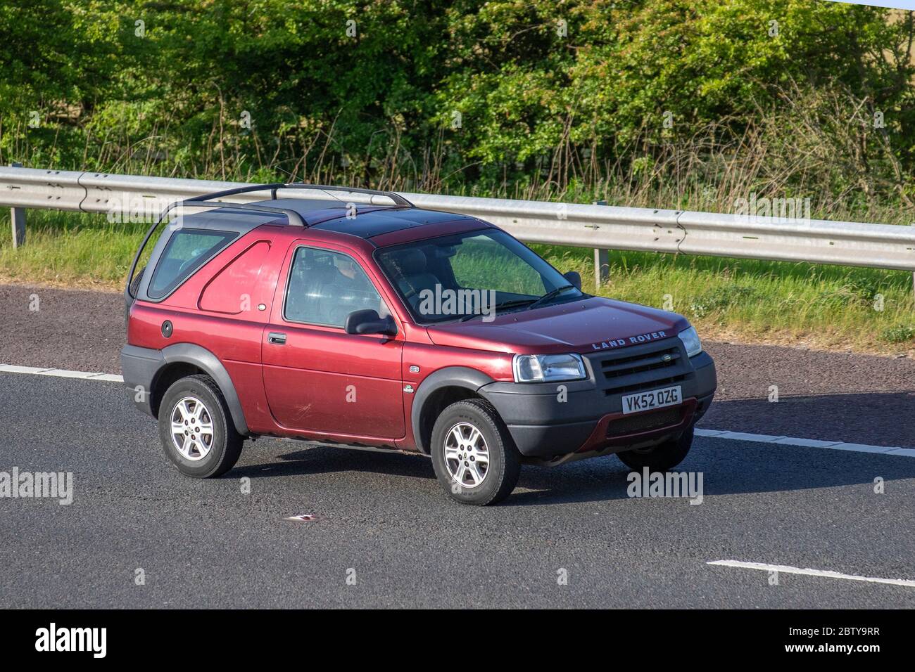 Land rover freelander commercial hi-res stock photography and