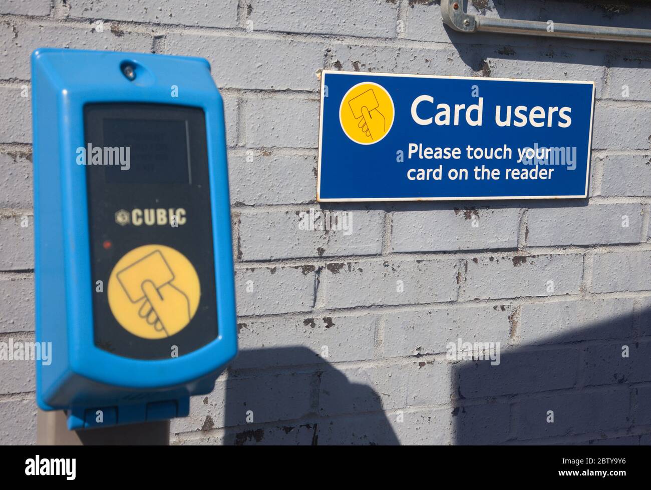 Contactless travel card machine in Bedfordshire, England Stock Photo