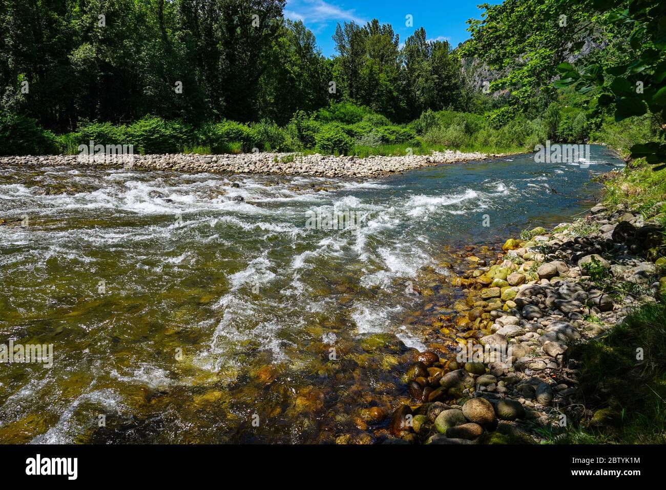 Ariege river flowing through the pyrenees hi-res stock photography and ...