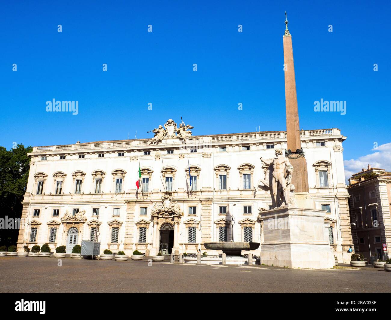 Palazzo della Consulta (built 1732-1735) is a late Baroque palace in central Rome, Italy, that since 1955 houses the Constitutional Court of the Italian Republic. It sits across Piazza del Quirinale from the official residence of the President of the Italian Republic, the Quirinal Palace Stock Photo