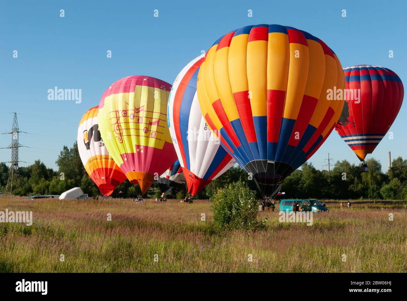 Pereslavl-Zalessky, Yaroslavl Region, Russia, July 19, 2014: Aeronautics Festival Golden Ring of Russia in Pereslavl-Zalessky. Balloons are ready to f Stock Photo