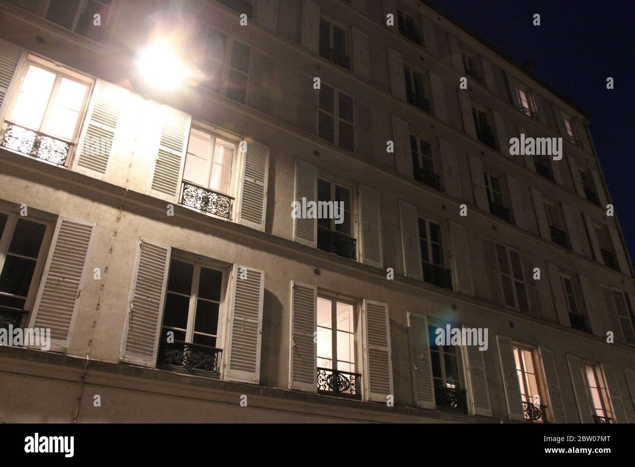 flats building in paris (france Stock Photo Alamy