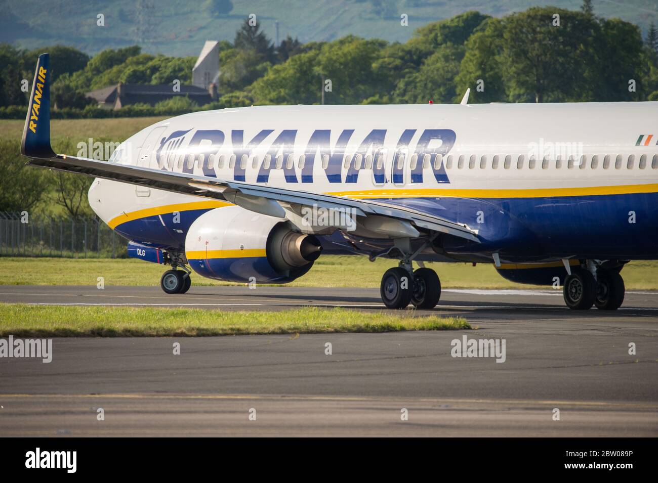 Glasgow, Scotland, UK. 28th May, 2020. Pictured: Ryanair flight seen  departing Glasgow International Airport. Ryanair is the reportedly still  owing refunds to around 80% of their passengers who claimed money back  during
