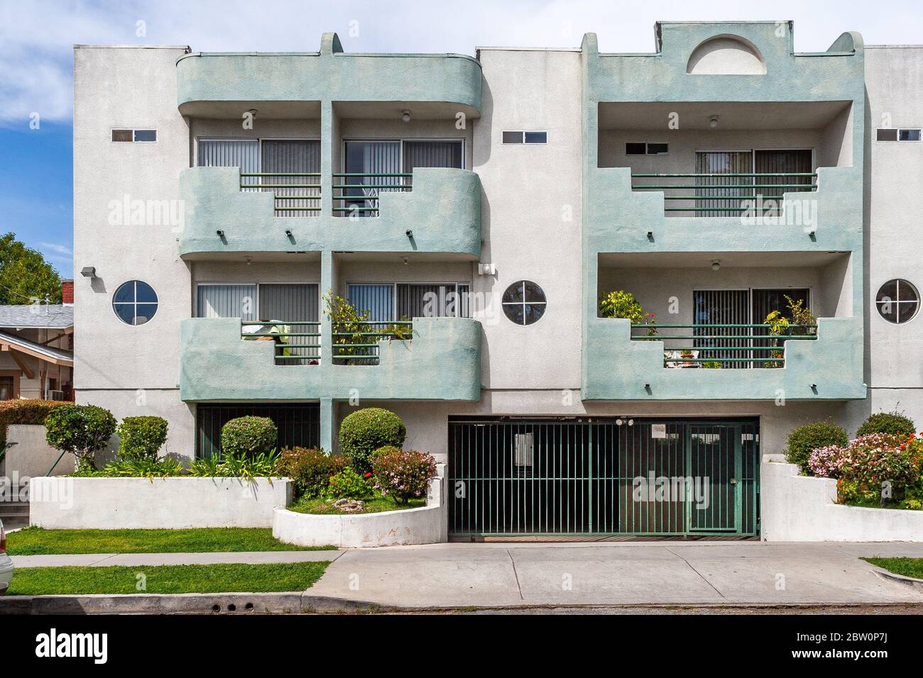 Multiunit residential building in Los Angeles Stock Photo Alamy