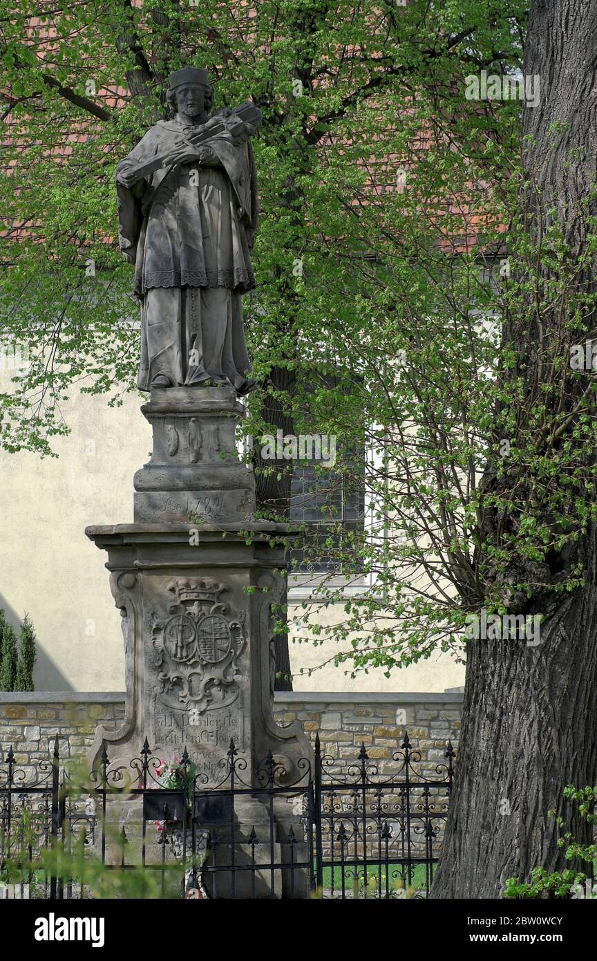 Kamień Śląski, Groß Stein, Poland, a stone figure of St. John of Nepomuk. Polen, eine Steinfigur von St. Johannes von Nepomuk. Jan Nepomucen, figura Stock Photo