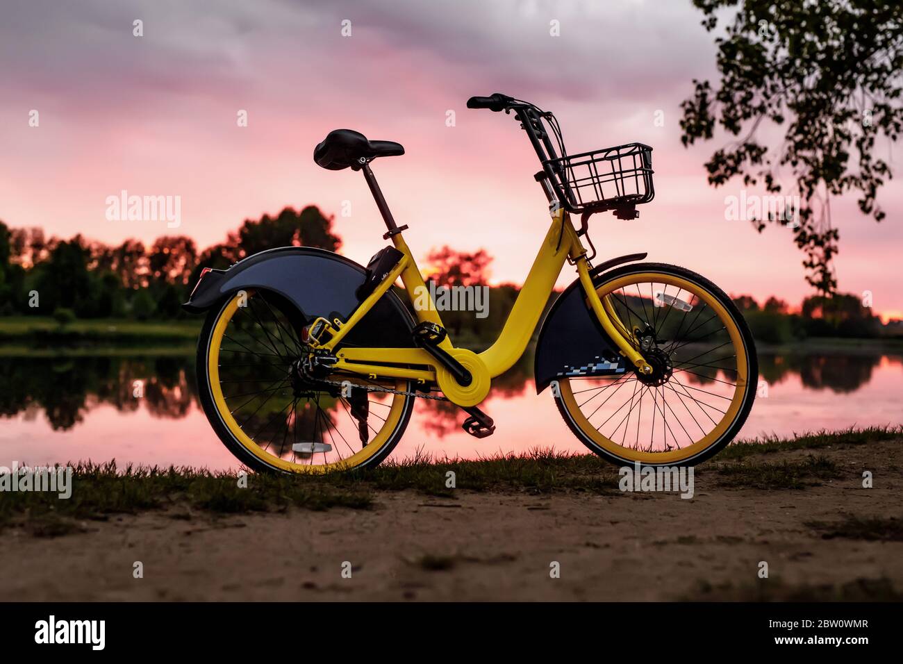 Yellow bike amsterdam hi-res stock photography and images - Alamy