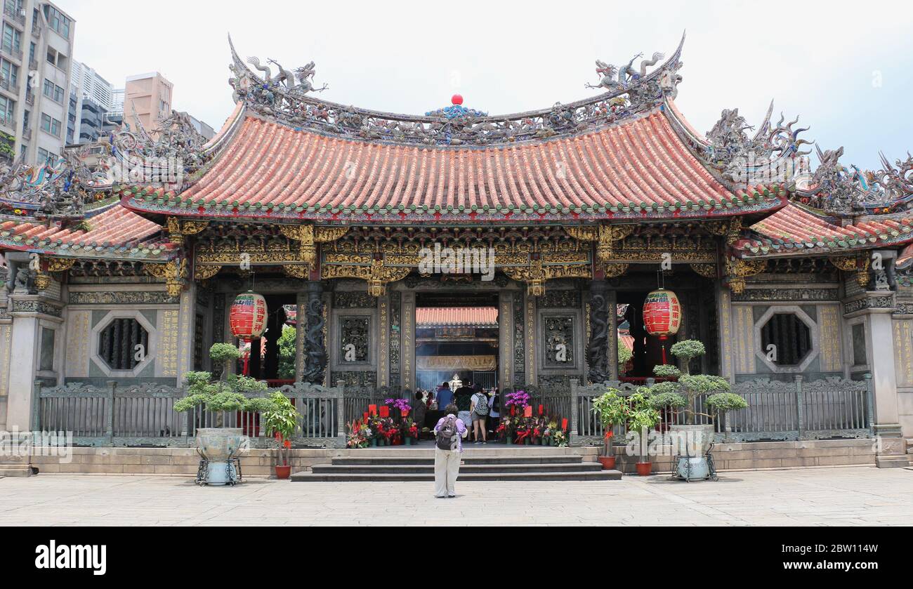 Old taiwanese temple hi-res stock photography and images - Alamy
