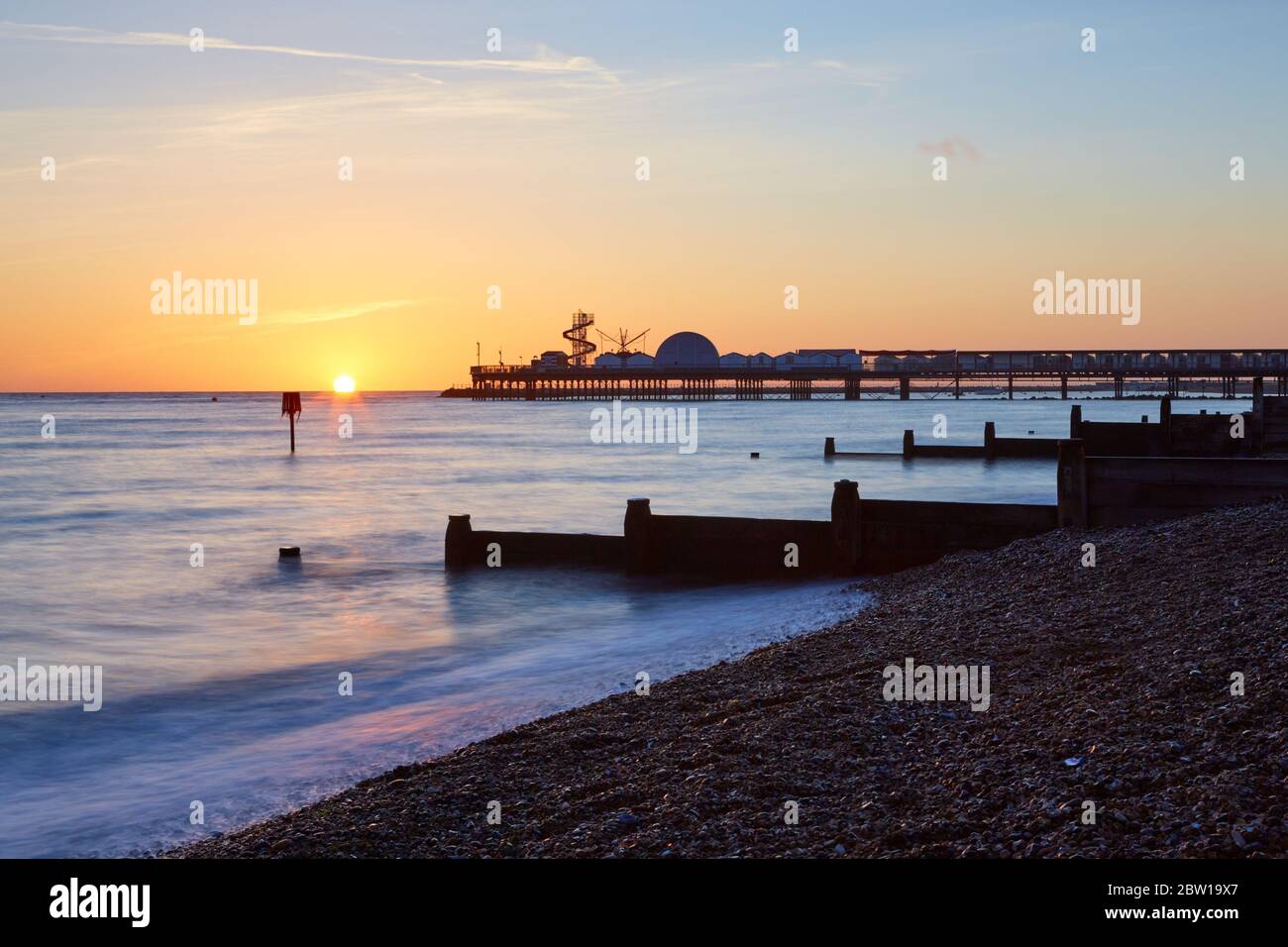 Herne Bay, Kent, UK. 29th May 2020 UK Weather. Sunrise at Herne Bay